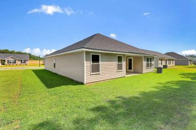 Main picture of 120 Braxton Blvd