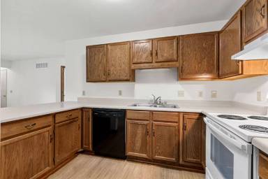 Main picture of 951 Fredonia Ave