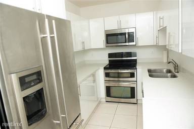 Main picture of 740 E 41st St