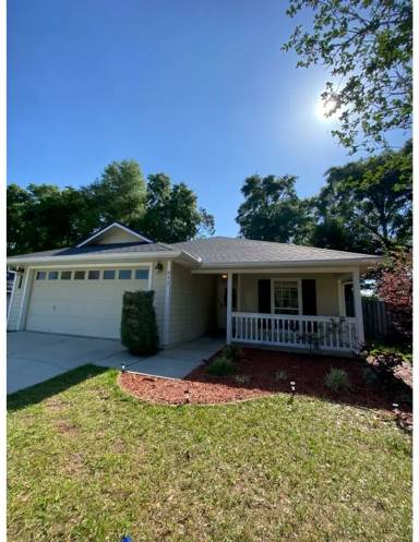 Main picture of 943 NW 254th Dr