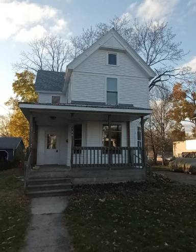Main picture of 156 Oak St