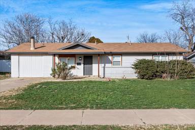Main picture of 4824 8th St