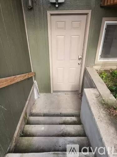 Main picture of 2605 Maple St