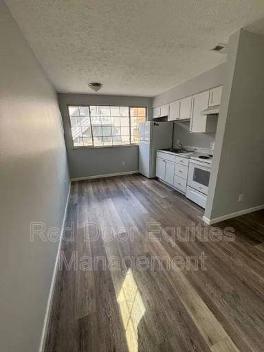 Main picture of 117 W Walnut St