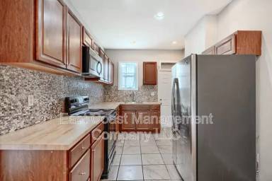 Main picture of 1616 N Fulton Ave