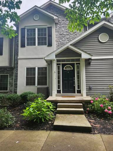 Main picture of 680 Oakwood Ave