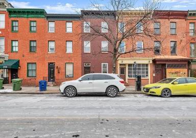 Main picture of 210 W Read St