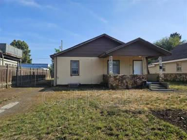 Main picture of 2721 E Rowan Ave