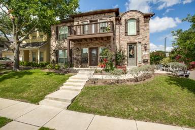 Main picture of 2700 Merida Ave