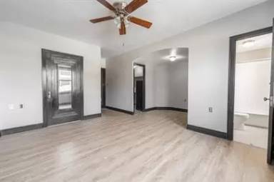 Main picture of 37 W Saint Clair St