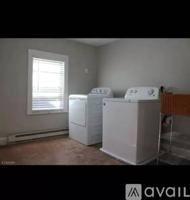 Main picture of 115 Ludlow Pl