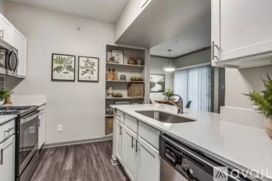 Main picture of 302 Cedarbrook Ct