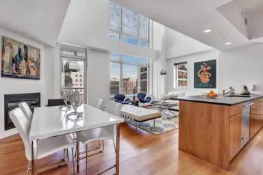 Main picture of 207 E 59th St