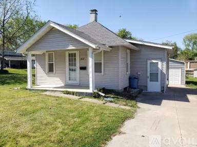 Main picture of 812 N 2nd Ave E