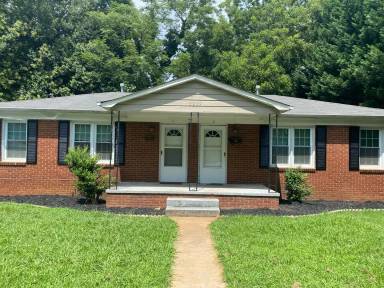 Main picture of 3209 Holt St
