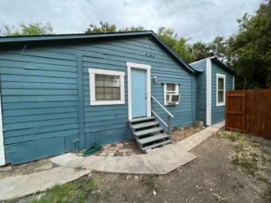 Main picture of 255 E Lambert St