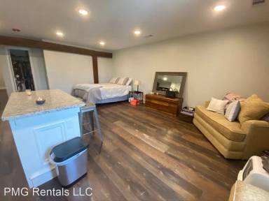Main picture of 4 S Walnut St