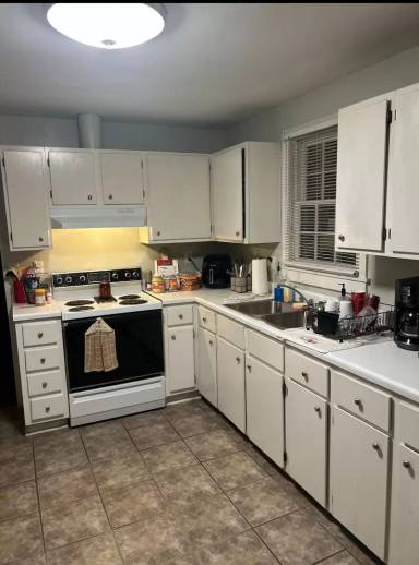 Main picture of 317 Scales St