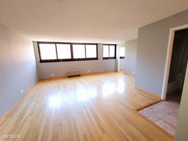 Main picture of 30 E Division St