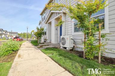 Main picture of 512 NE 71st St