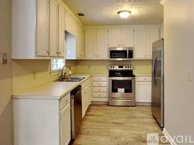 Main picture of 1158 Pine Thicket Dr