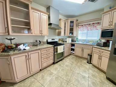 Main picture of 3271 E Muscat Ave