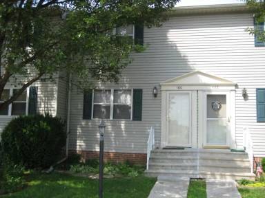 Main picture of 180 Center St