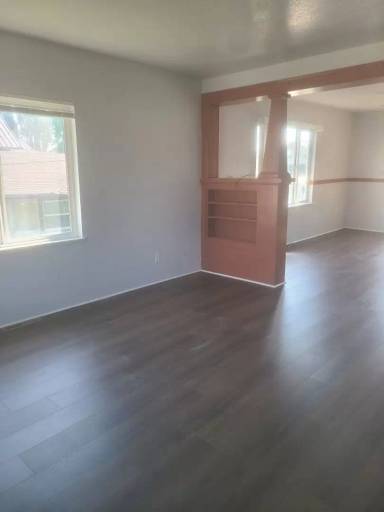 Main picture of 1415 W 2nd St