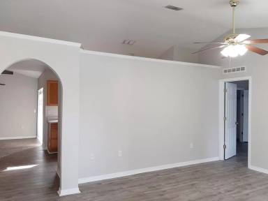 Main picture of 11084 Addison St