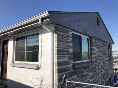 Main picture of 3827 S King St