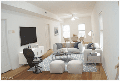 Main picture of 2422 N Clybourn Ave