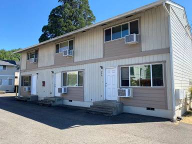 Main picture of 844 NE Shambrook Ave