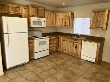 Main picture of 6010 Oak St