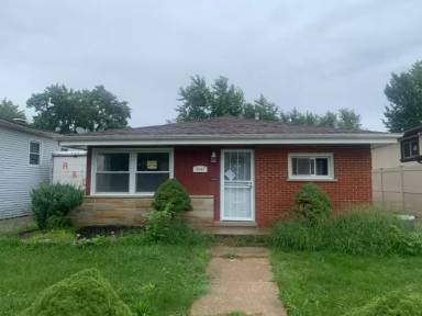 Main picture of 16357 Paulina St