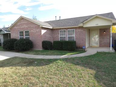 Main picture of 220 NW 91st St