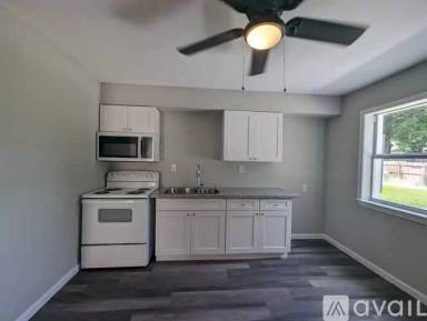 Main picture of 205 River Oaks Dr