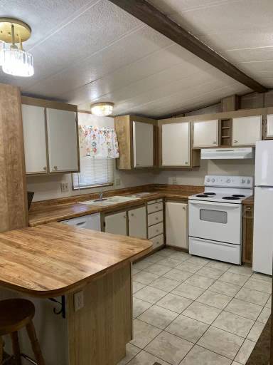 Main picture of 702 N Florence Ave