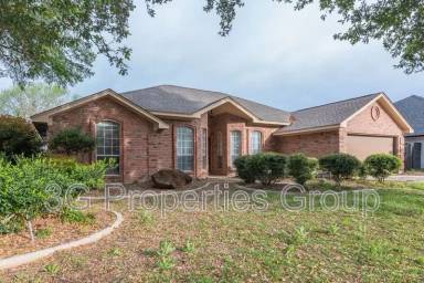 Main picture of 7 Roaring Creek Ct