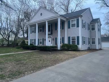 Main picture of 1221 SW Oakley Ave