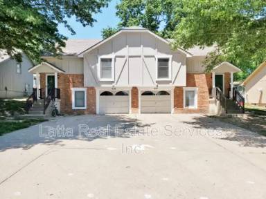 Main picture of 424 Lee Dr