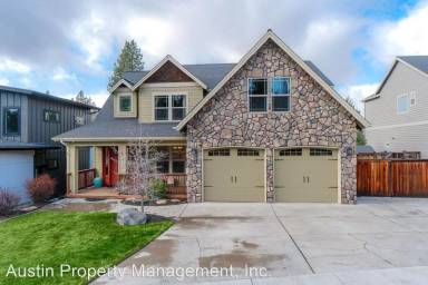 Main picture of 60817 Yellow Leaf St