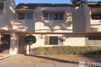 Main picture of 2221 W Farmdale Ave