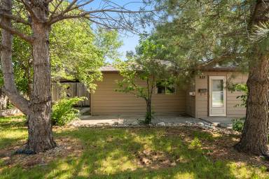 Main picture of 233 Saint Charles St