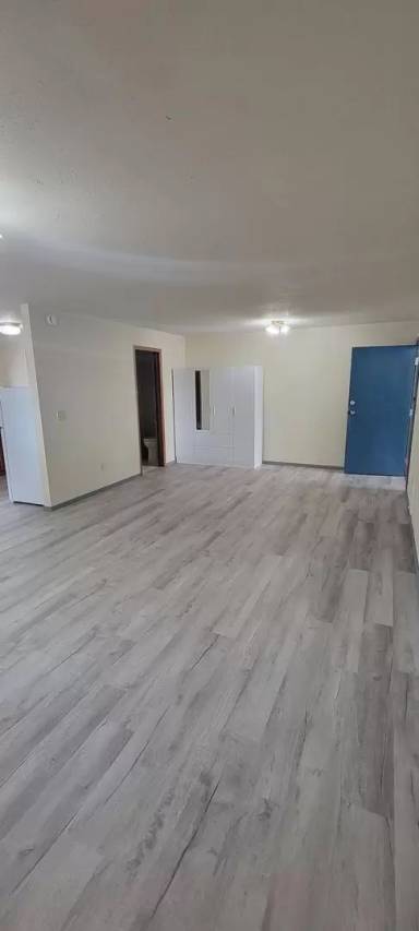 Main picture of 7004 N Altamont St