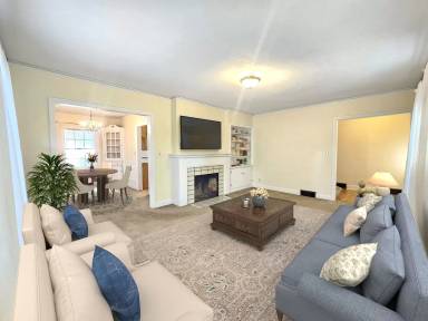 Main picture of 1017 E Sharp Ave