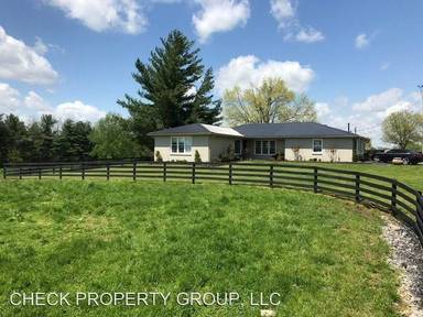 Main picture of 2851 Shelbyville Rd