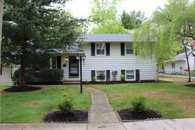 Main picture of 223 University Blvd