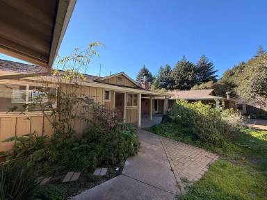 Main picture of 809 Browns Valley Rd
