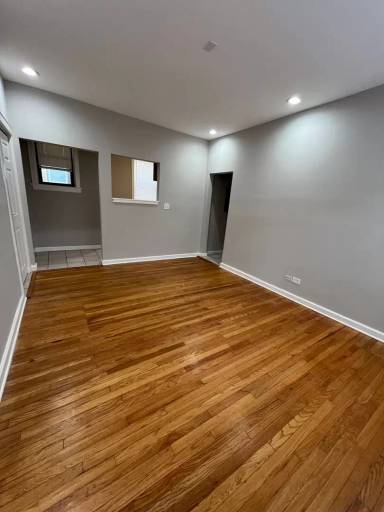 Main picture of 4716 S King Dr