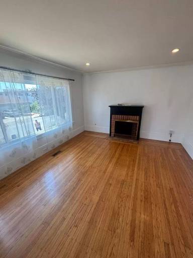 Main picture of 3218 School St